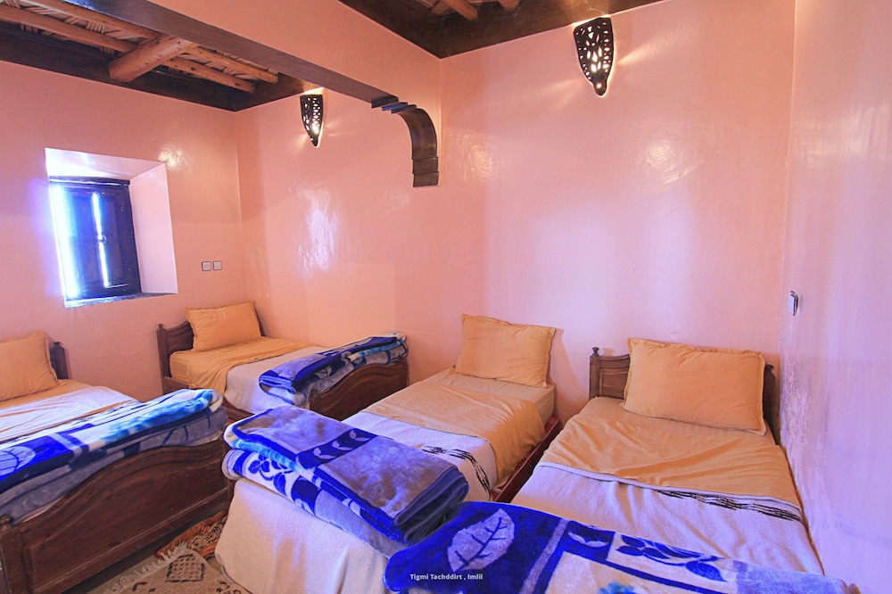 Standard Room, Multiple Beds photo 2