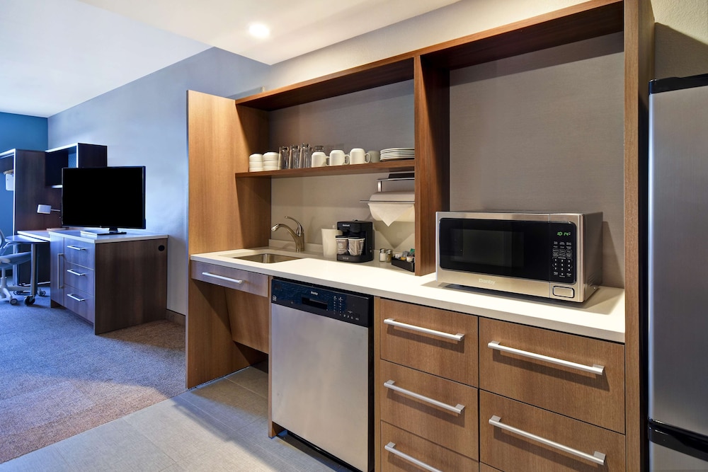 Studio, 1 Queen Bed, Accessible, Bathtub (Mobility & Hearing)