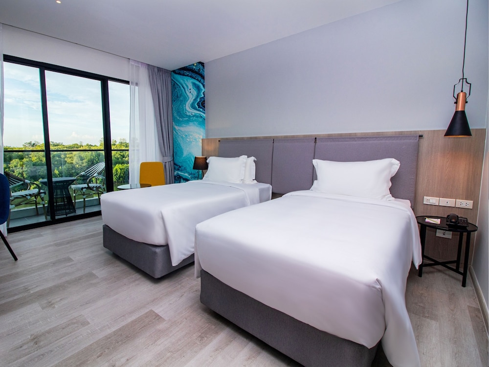 Deluxe River View Room