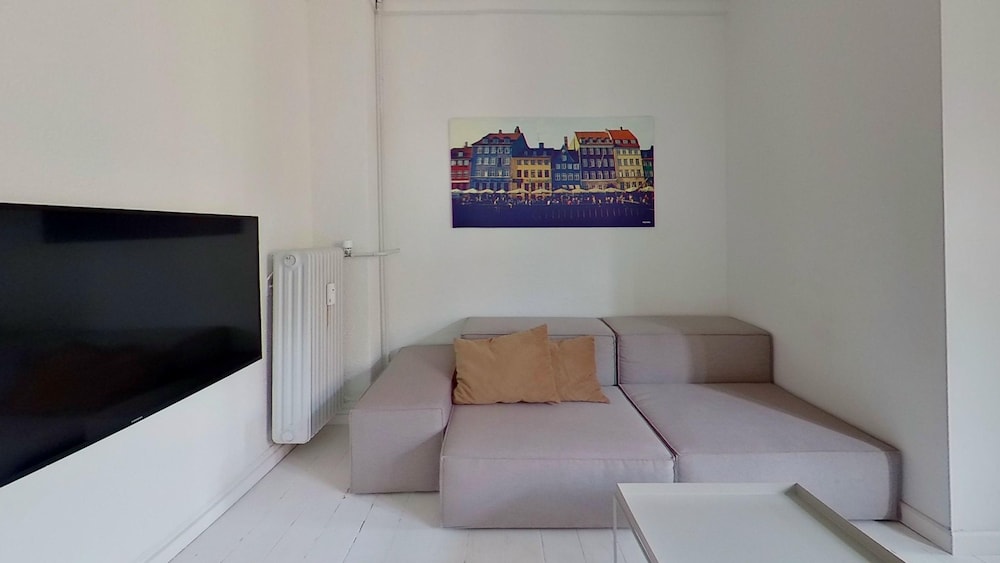 Apartment photo 1