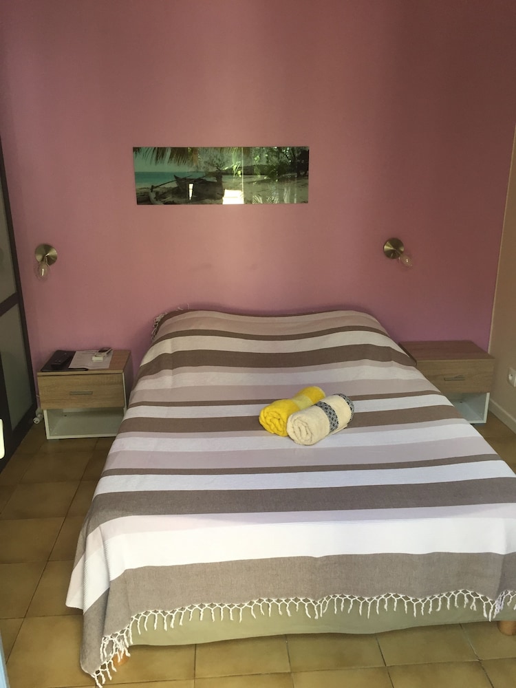 Standard Room, Kitchenette (16)