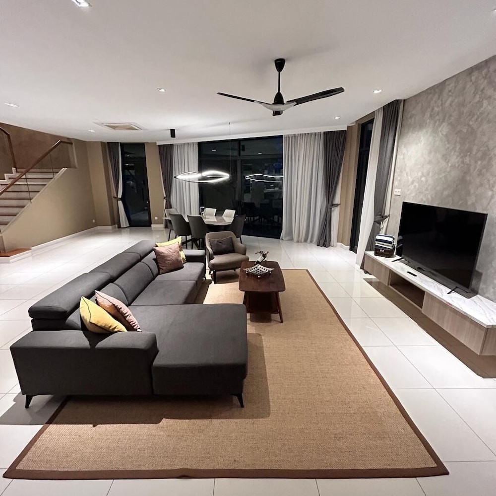Premier Villa photo 2