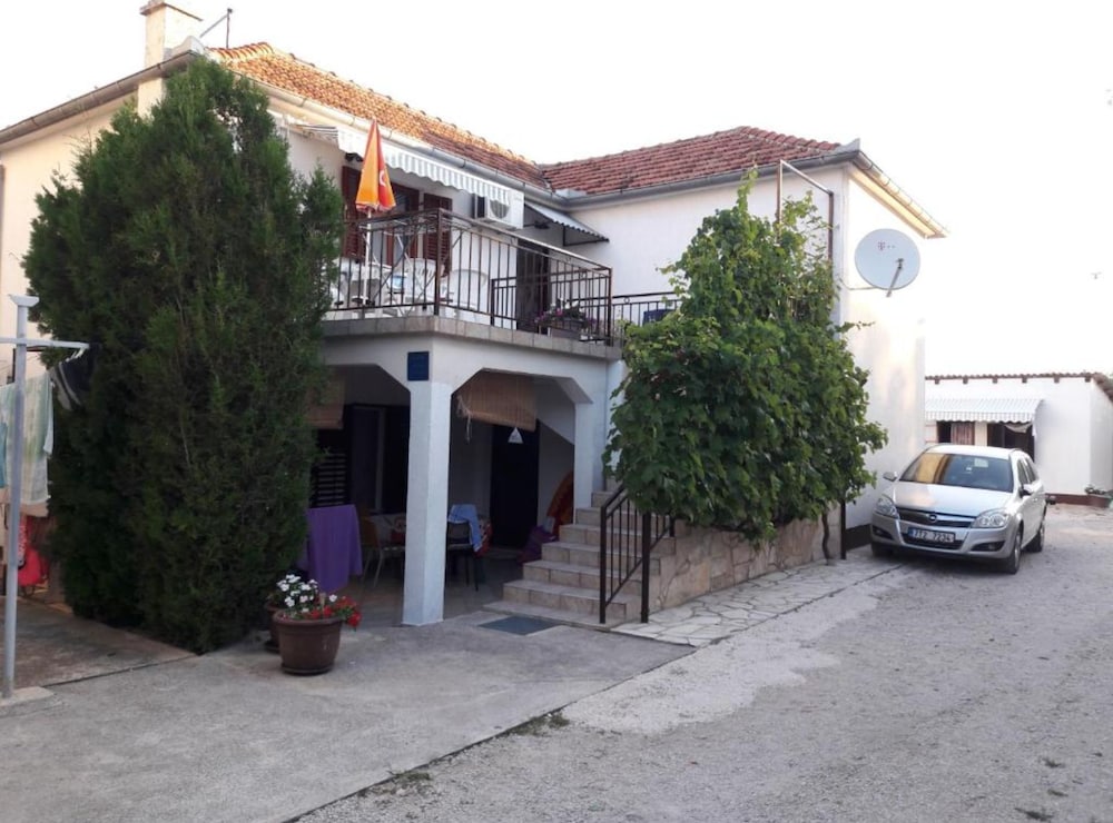 Apartment (Two Bedroom Apartment with Terrace)