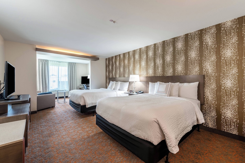 Studio, Multiple Beds
