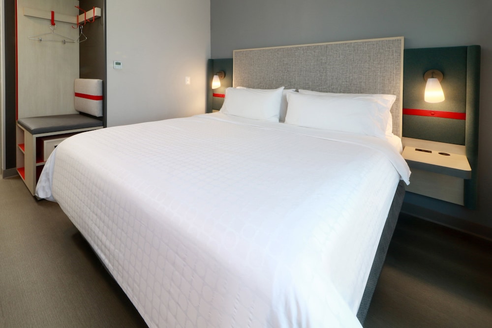 Standard Room, 1 King Bed - Photo 11