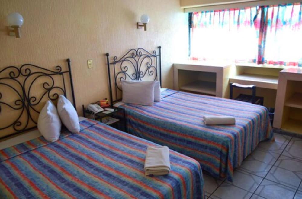 Economy Double Room, 2 Double Beds photo 3