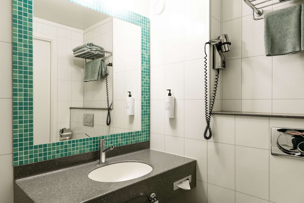 Standard Room - Photo 11