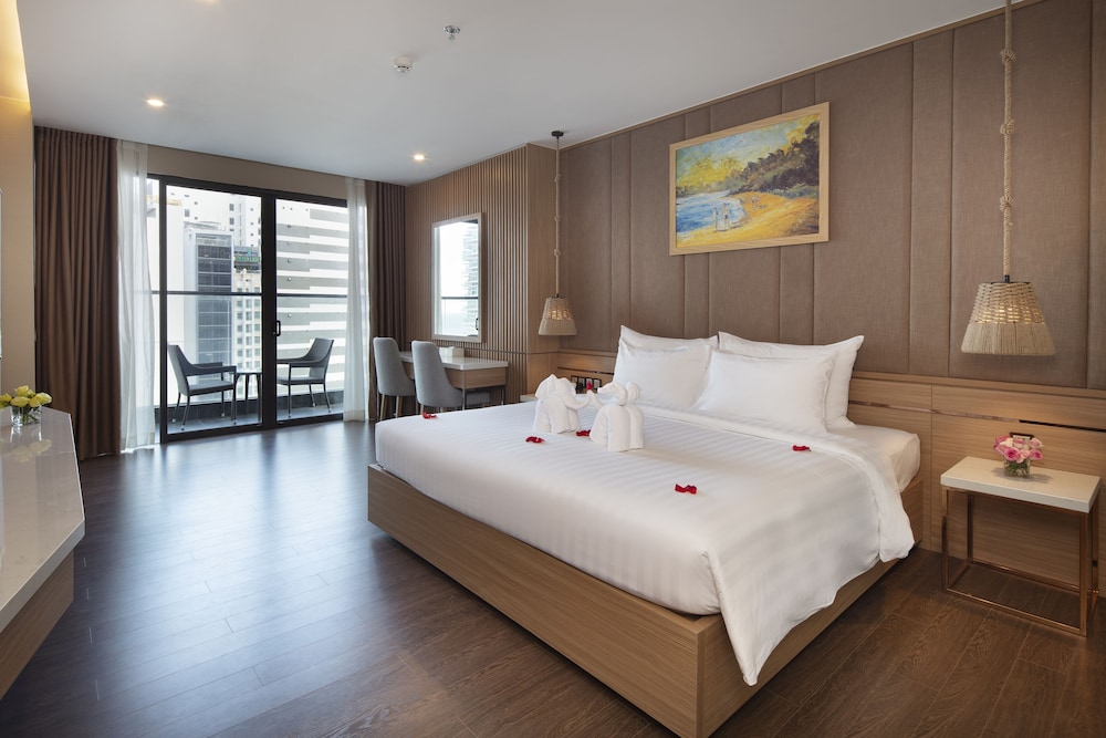 Executive Suite, Balcony - Photo 2
