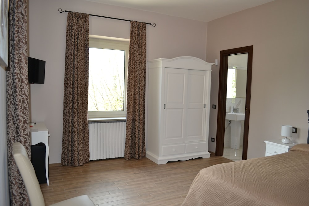 Double Room, Pool View (Langhe)