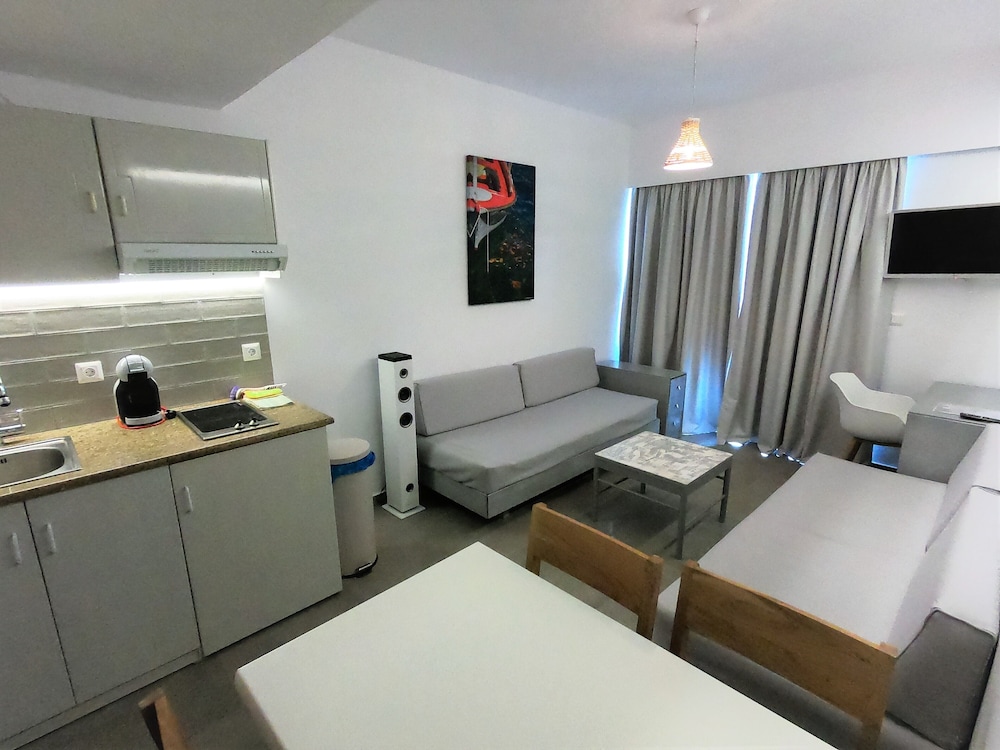 Apartment, 1 Bedroom, Partial Sea View photo 2