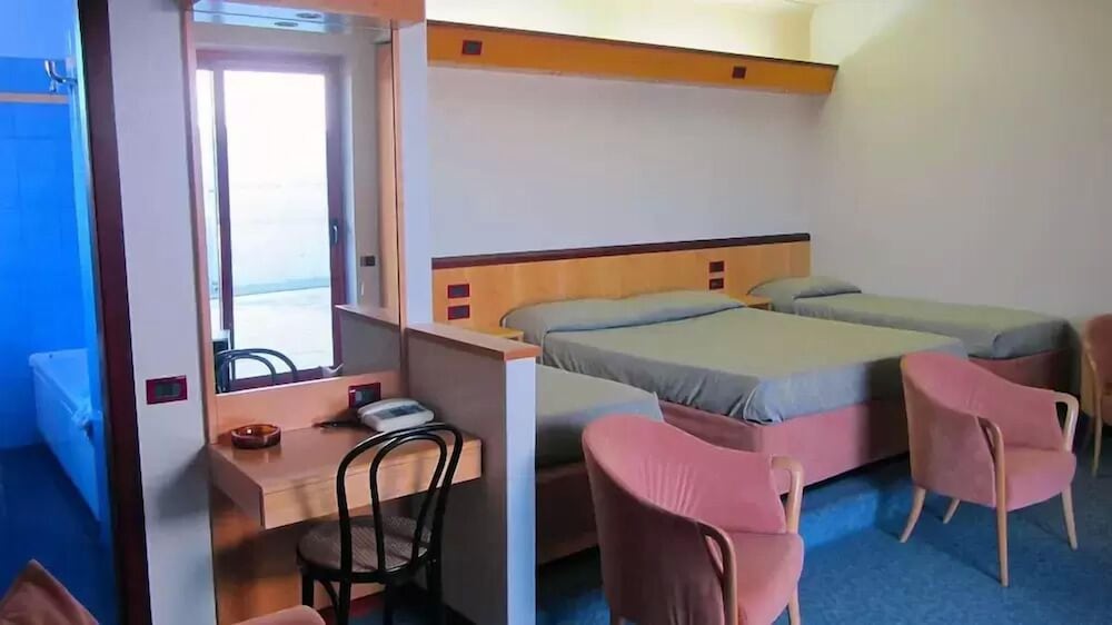 Triple Room photo 3