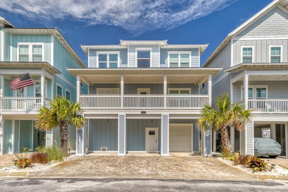House, 5 Bedrooms photo 2