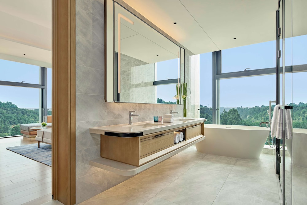 KING DELUXE SUITE - Photo 2