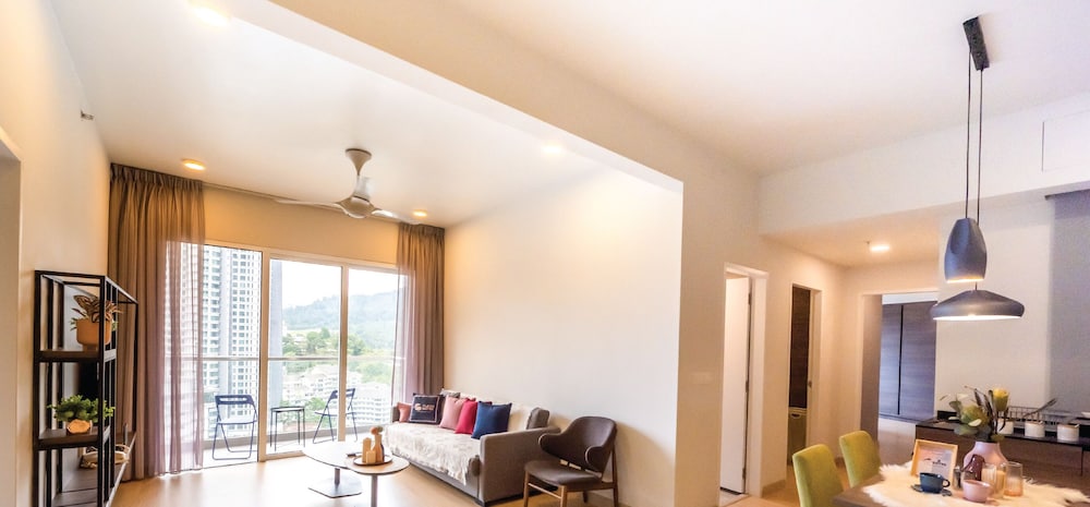 Executive Penthouse 4BR (Dual-Key) - Photo 4
