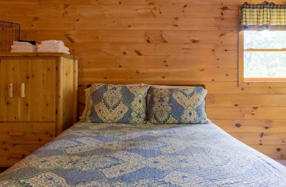 Cabin, Multiple Beds, Hot Tub, Mountain View