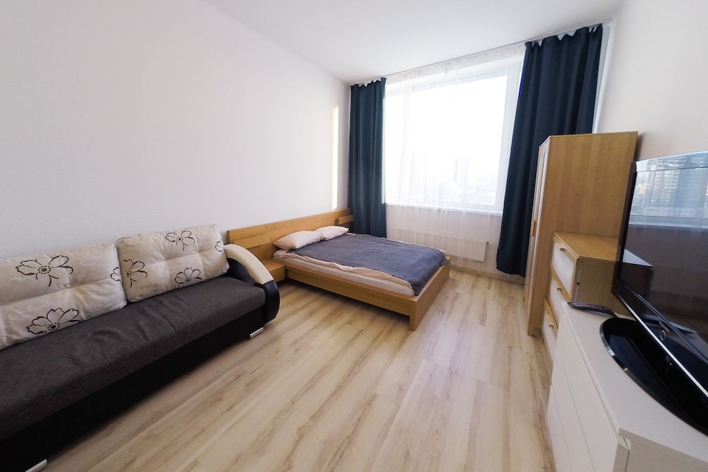 Family Room, Kitchenette, City View photo 2