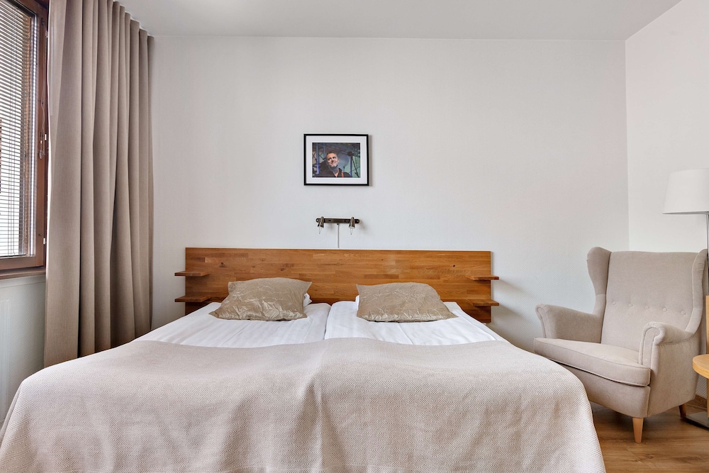 Superior Room, 2 Twin Beds, Non Smoking (Shower Only) photo 2