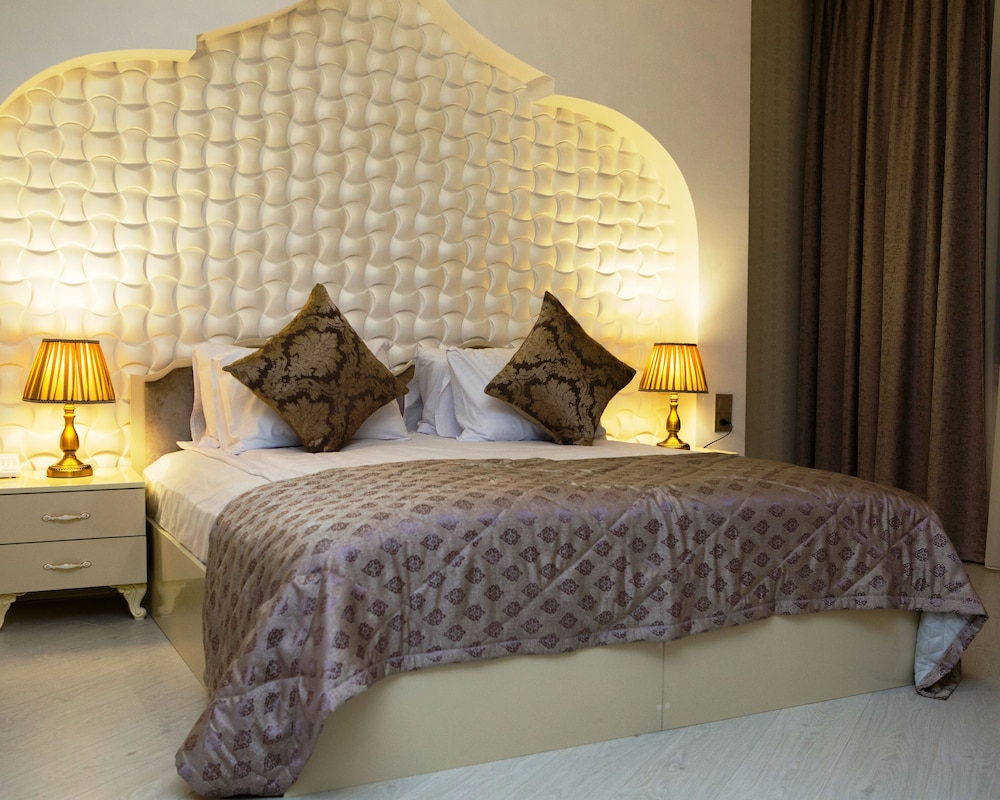 Family Suite, Multiple Beds, Partial Sea View - Photo 2