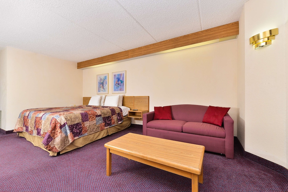 Suite, 1 Queen Bed, Non Smoking photo 1