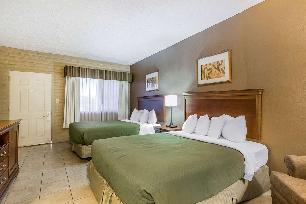 Room, 2 Queen Beds, Non Smoking photo 2