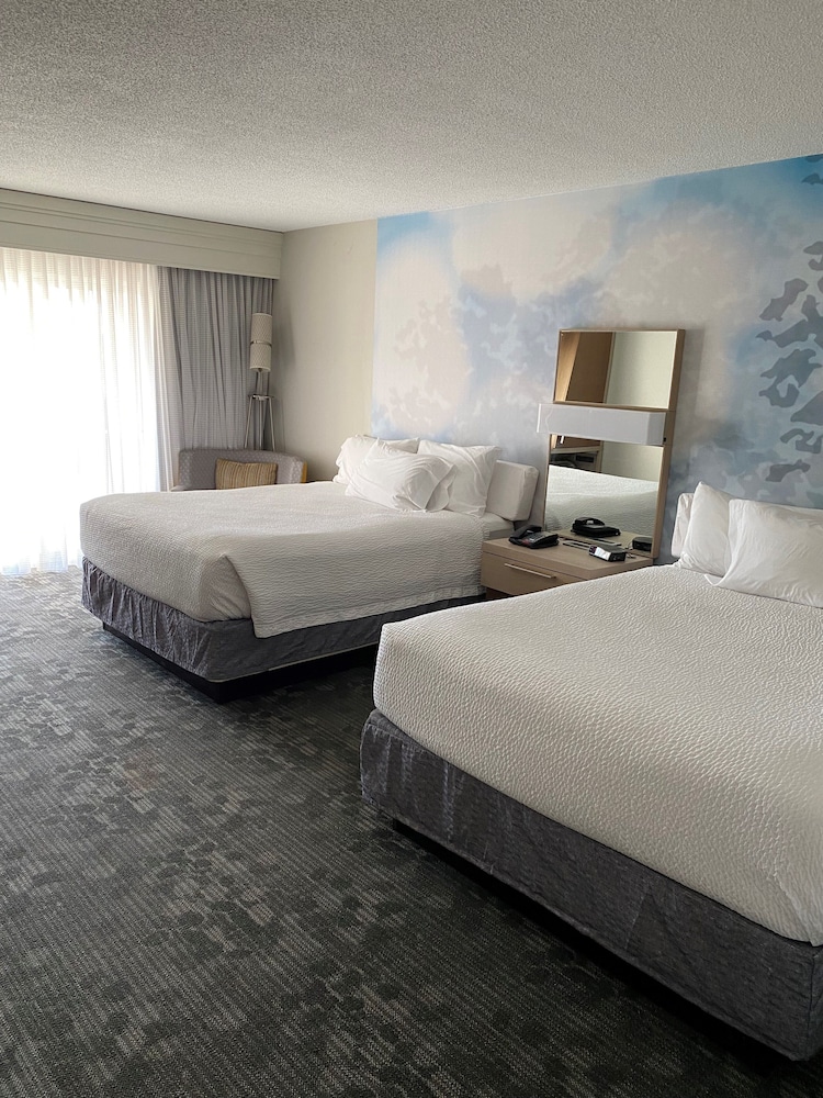 Room, 2 Queen Beds (Hearing Accessible) - Photo 2