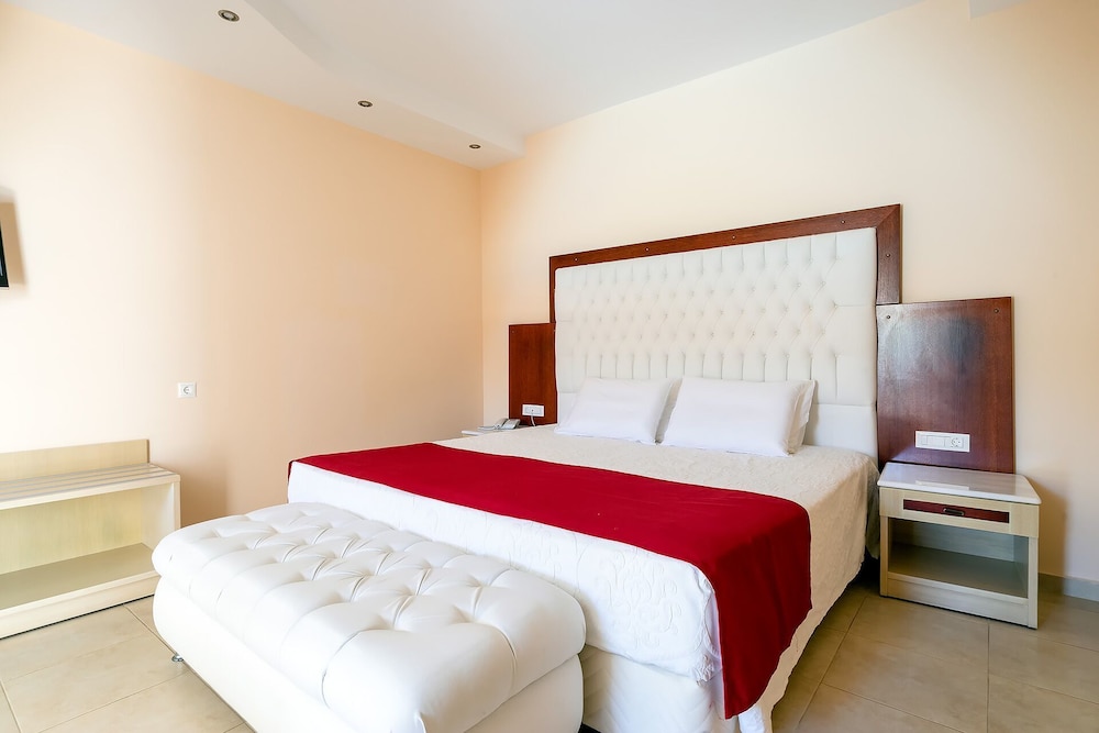 Grand Suite (Adults Only) - Photo 7