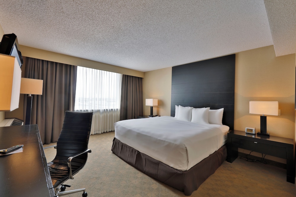 Standard Room, 1 King Bed - Photo 1