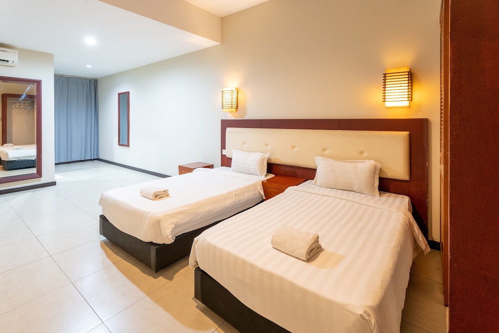 Basic Twin Room, Multiple Beds photo 1