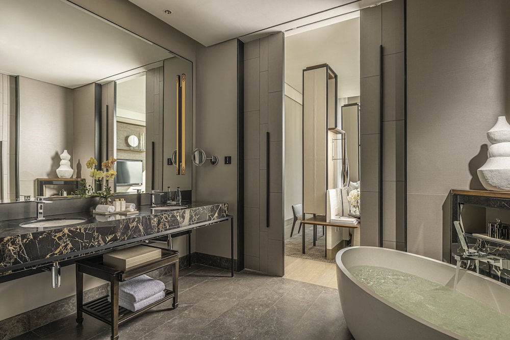 Riverside Terrace Suite thumbnail 5