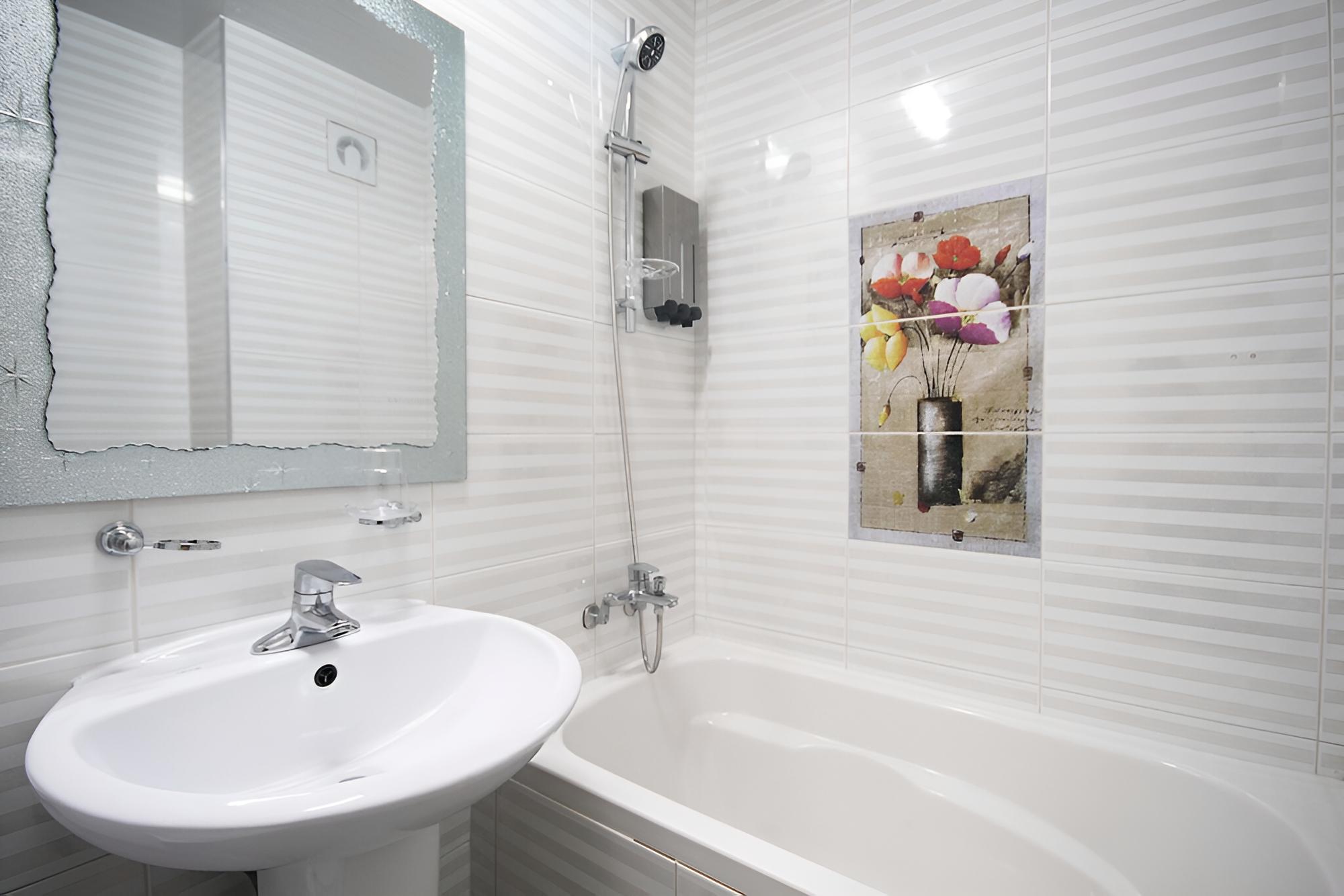 Room (VIP (Twin Bed)) - Photo 4