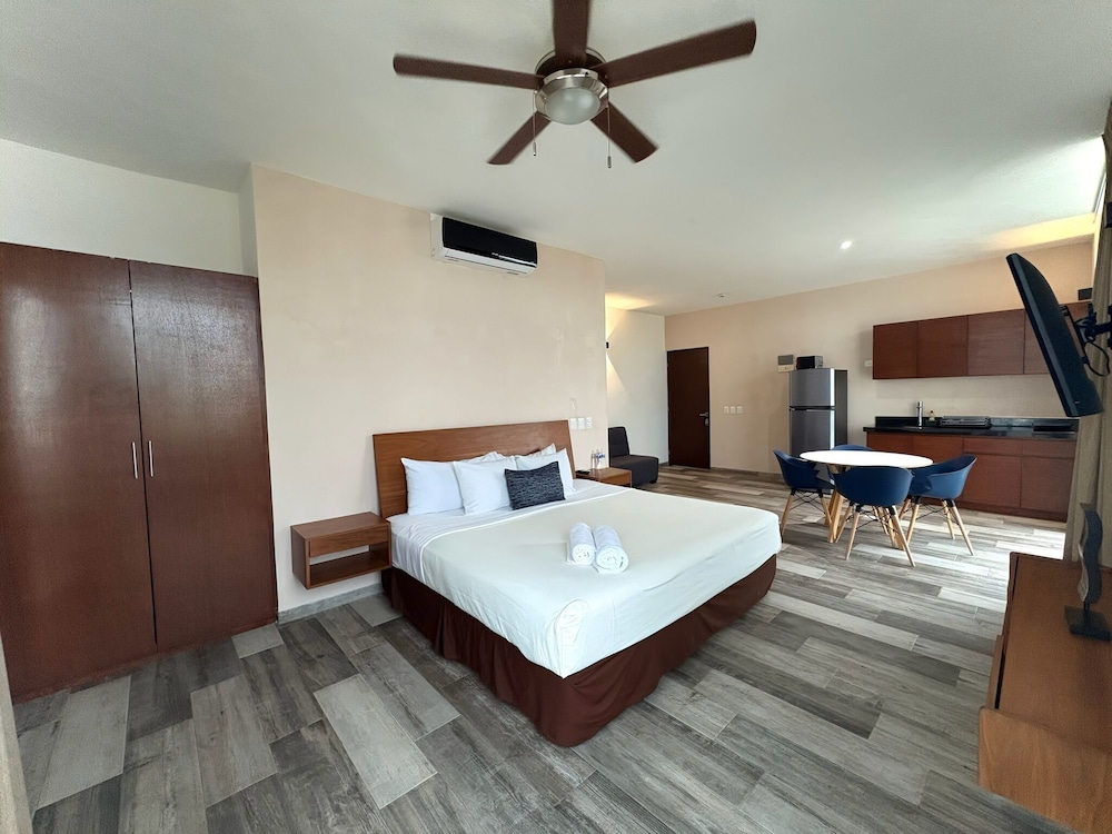 Deluxe Studio, Balcony