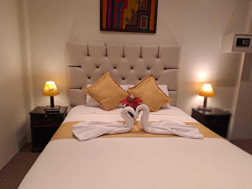 Romantic Double Room Single Use, 1 Queen Bed photo 1