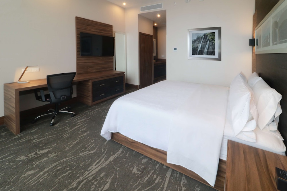 Available room thumbnail 6