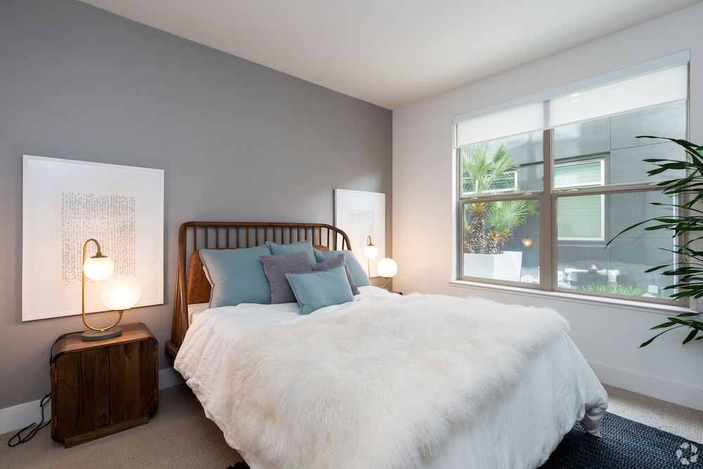 Classic Condo, 2 Bedrooms, Pool Access photo 3