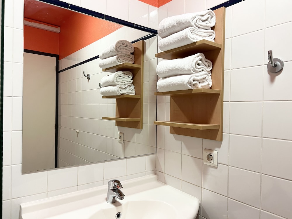 Family Room (4 personnes avec salle de bain) - Photo 3