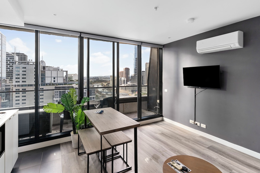 Superior One Bedroom Apartment with Balcony photo 1