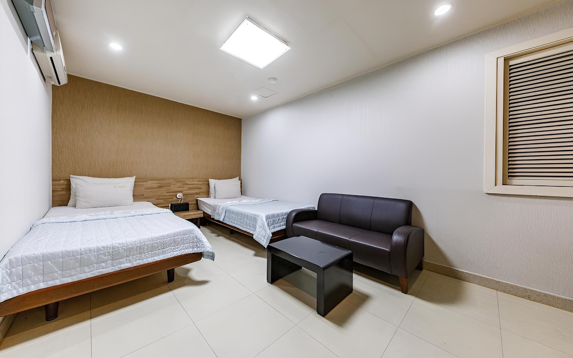 Room (Twin Room S + S) photo 2