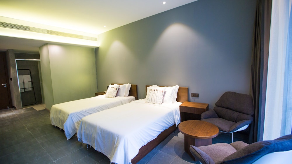 Classic Twin Room, Mountain View photo 1