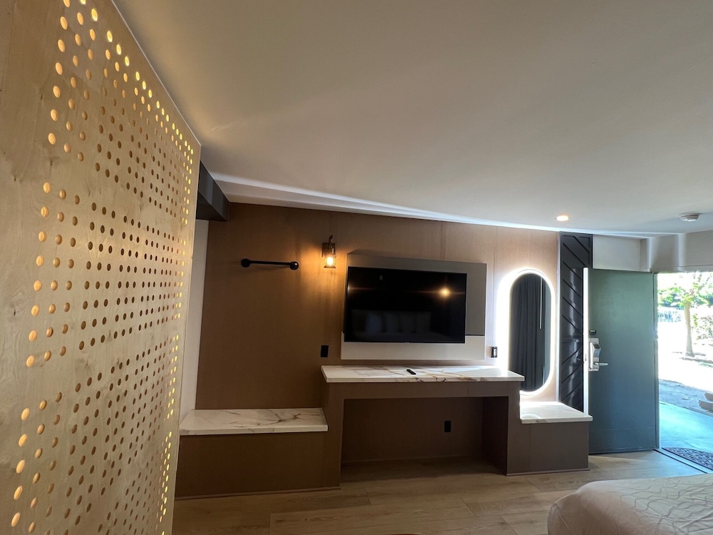 Premium Single Room