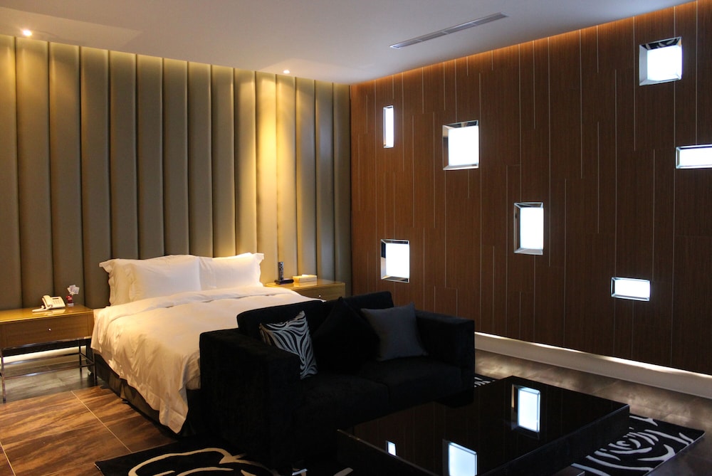 Suite (Check in time starts from 6pm) photo 2