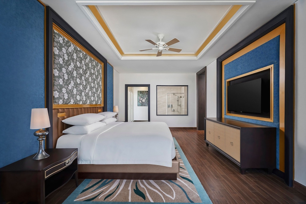 Grand Suite, 1 King Bed photo 2