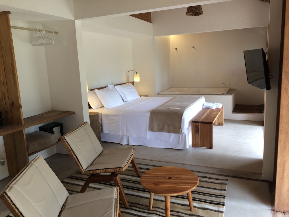 Suite, Bathtub, Partial Sea View photo 2