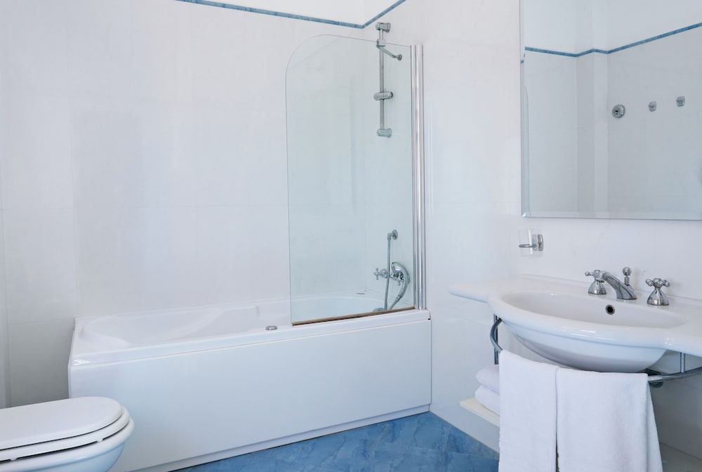 Superior Double Room Single Use, Balcony, Sea View - Photo 8