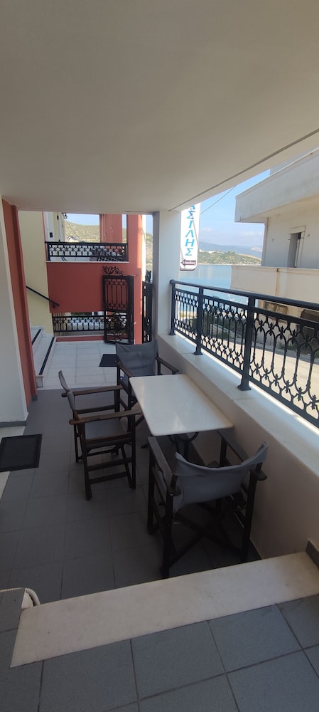 Apartment, 1 Bedroom, Partial Sea View, Ground Floor photo 2