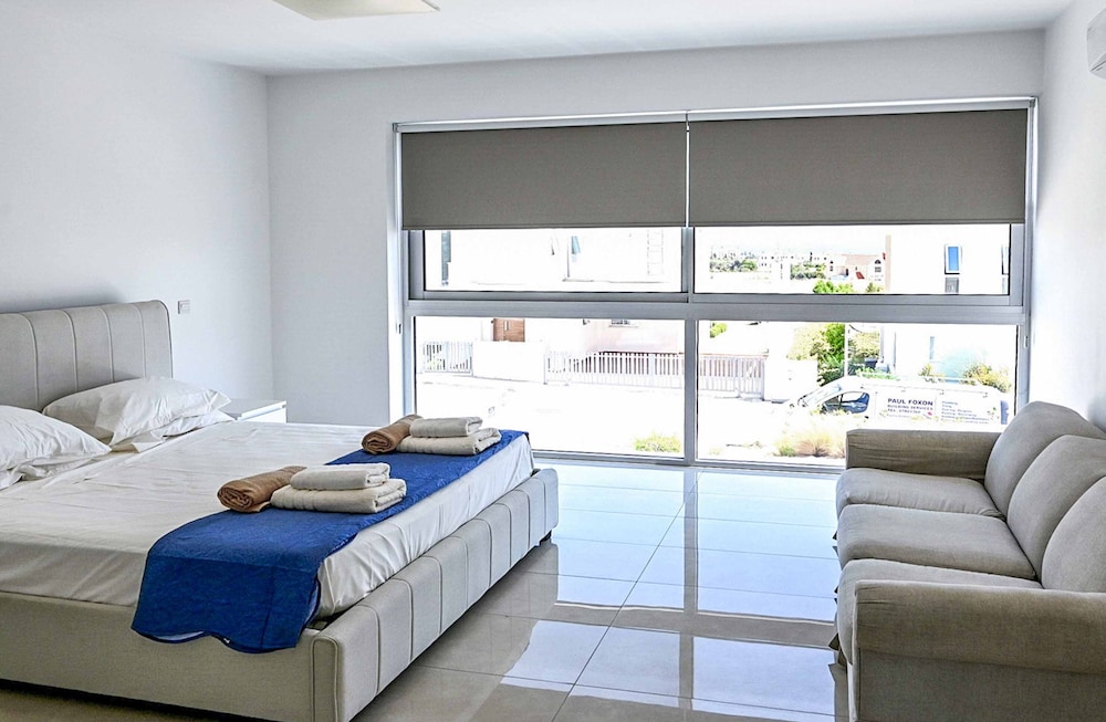 Villa (4 Bedrooms)