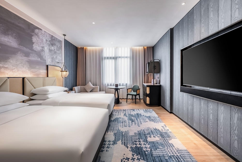 Superior Twin Room, Multiple Beds, Private Bathroom, City View