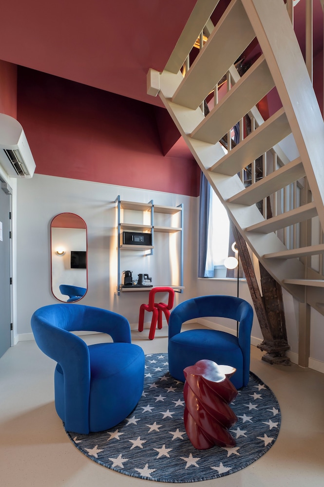 Deluxe loft suite