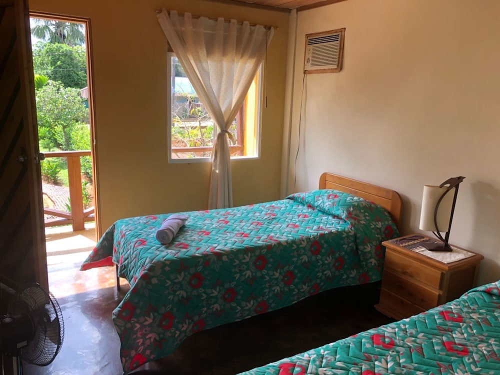Basic Twin Room, 2 Twin Beds, Garden View photo 3
