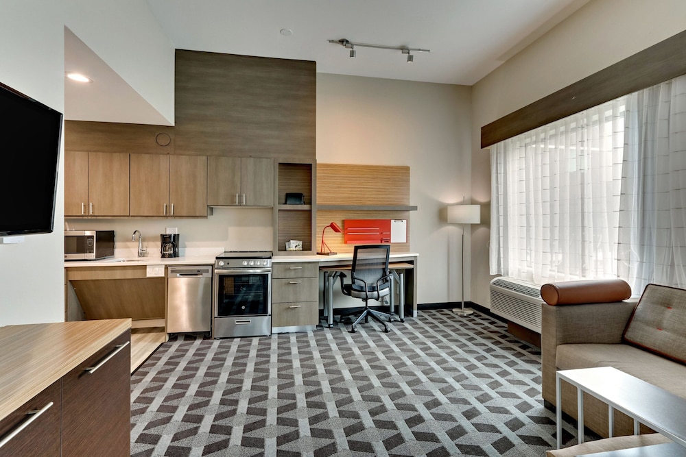 Suite, 1 Bedroom - Photo 7