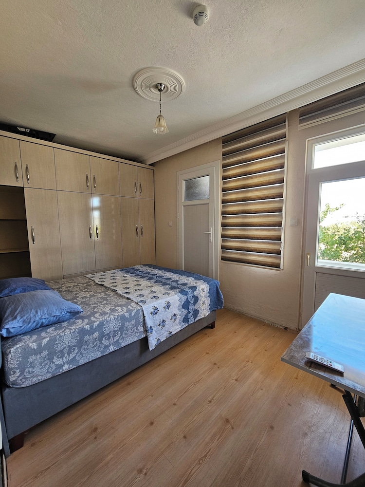 Basic Double Room Single Use, Balcony, Garden View